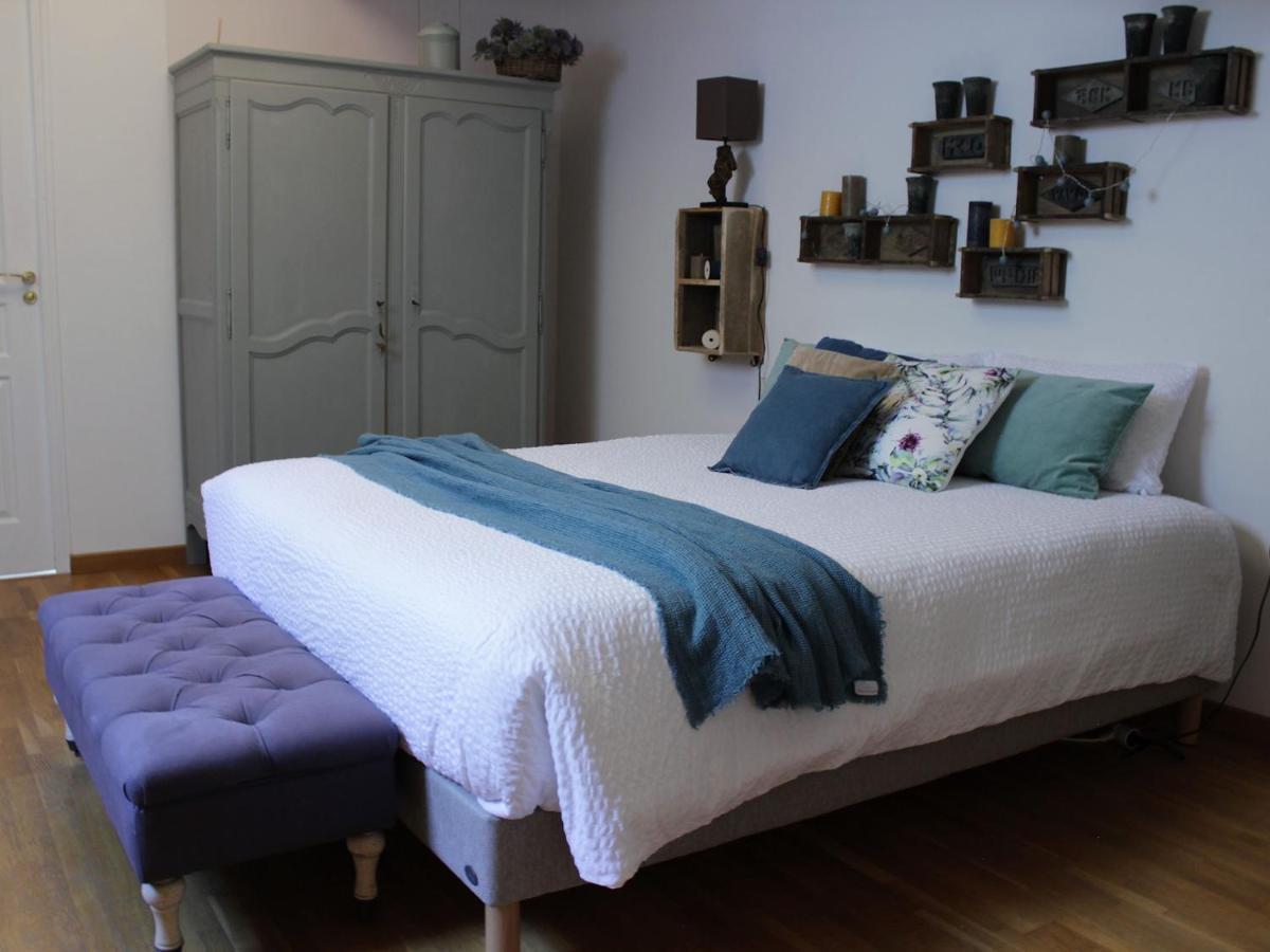 Chambre D'Hotes Les Rives De La Tronne Mer Exteriör bild