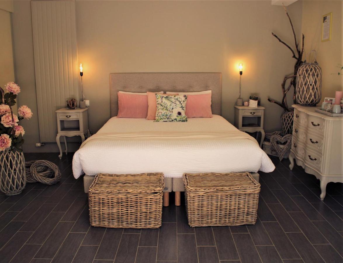 Chambre D'Hotes Les Rives De La Tronne Mer Exteriör bild