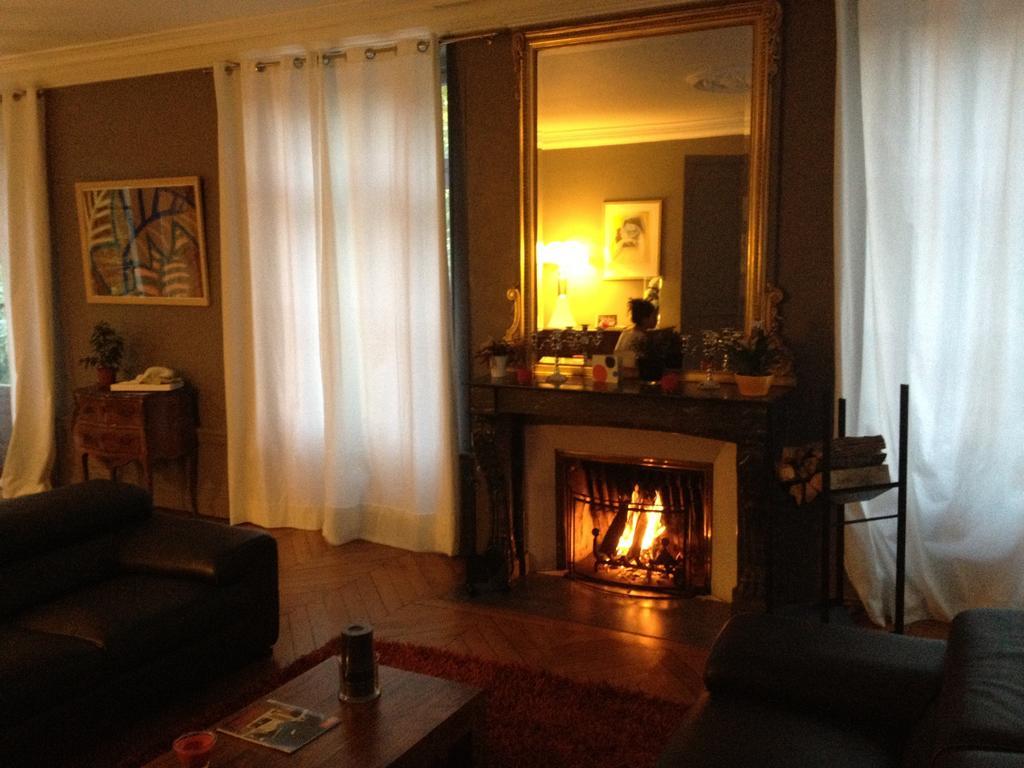 Chambre D'Hotes Les Rives De La Tronne Mer Exteriör bild