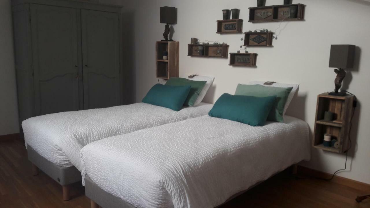 Chambre D'Hotes Les Rives De La Tronne Mer Exteriör bild