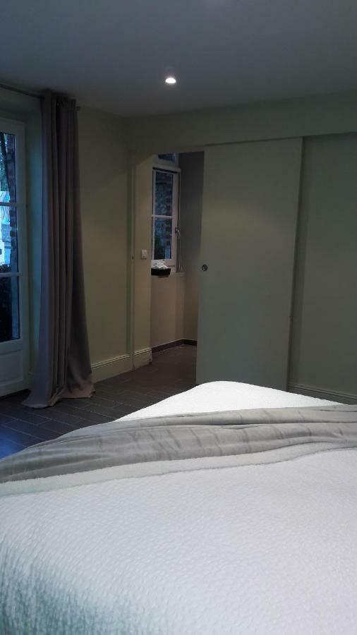 Chambre D'Hotes Les Rives De La Tronne Mer Exteriör bild