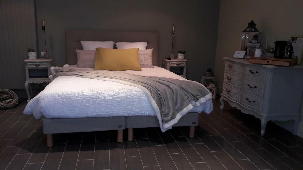Chambre D'Hotes Les Rives De La Tronne Mer Exteriör bild