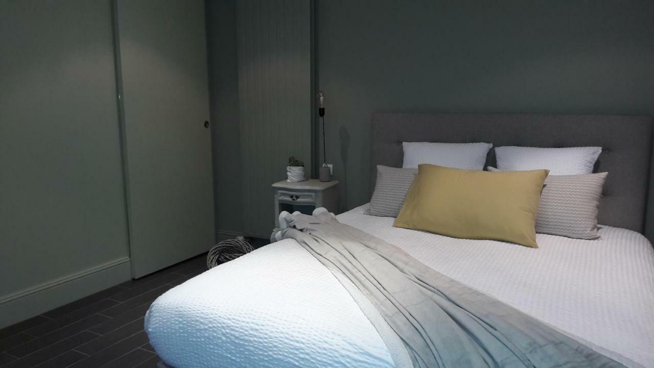Chambre D'Hotes Les Rives De La Tronne Mer Exteriör bild